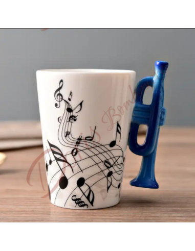 Original wedding favor with music theme, cup with blue trumpet handle and musical notes